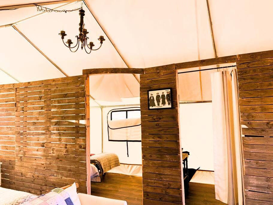Silver Spur Homestead Luxury Glamping - The Cowboy تومبستون المظهر الخارجي الصورة