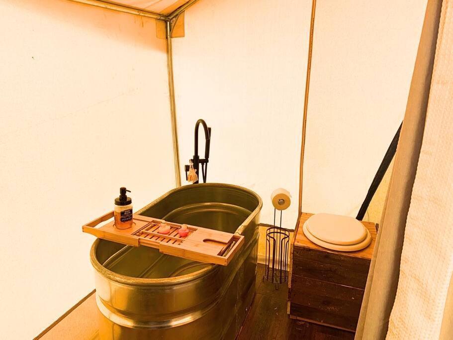 Silver Spur Homestead Luxury Glamping - The Cowboy تومبستون المظهر الخارجي الصورة